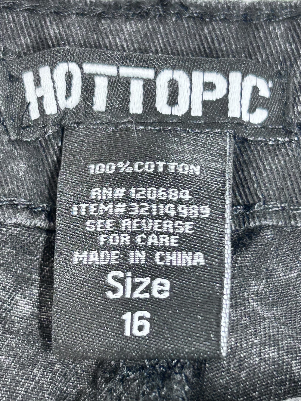 Hot Topic Women's size 18 Black Cargo Utility Pants with Zipper Ankles - Picture 9 of 16